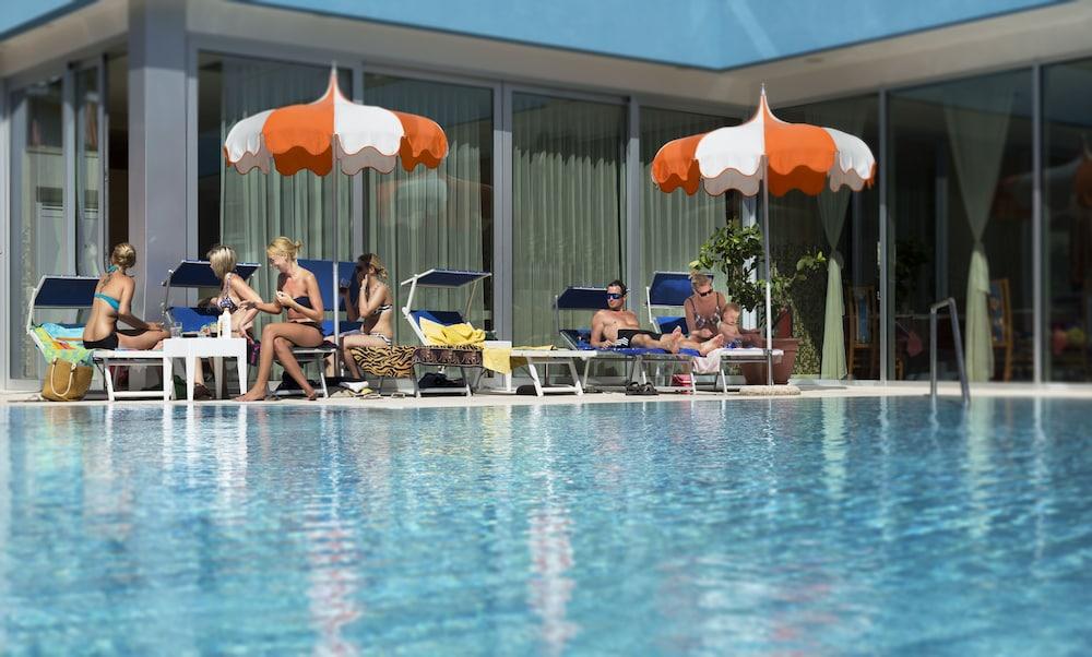 Hotel Parigi 비비오네 외부 사진